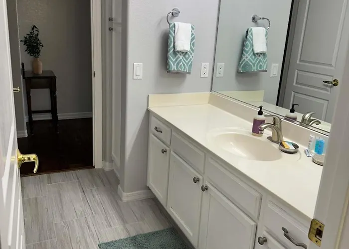 Beautiful North -kierland Townhome Holiday home