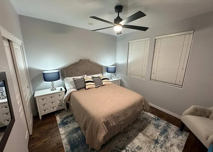 Holiday home Beautiful North -kierland Townhome