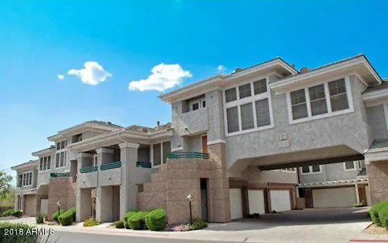 Beautiful North -kierland Townhome Holiday home