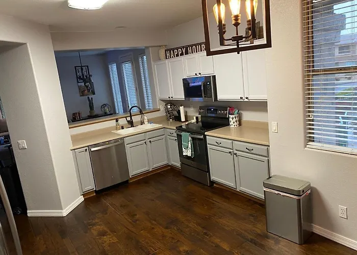 Beautiful North -kierland Townhome Holiday home